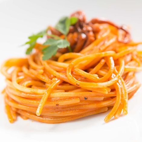 Spaghetti alla chitarra with musky octopus
