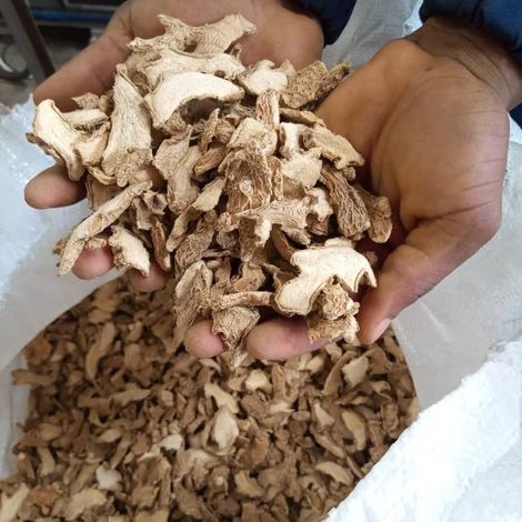 A grade dried split ginger