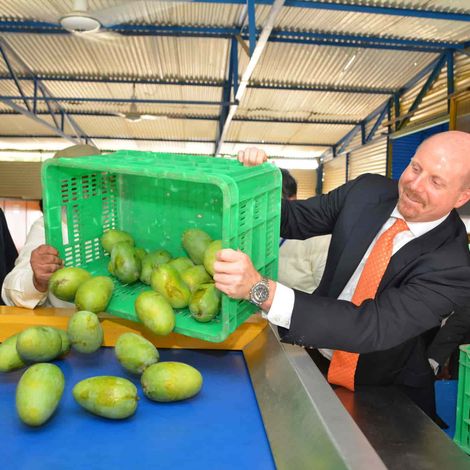 US Consular General paid a visit to our Mustafa Farms to oversee the USAID machinery.