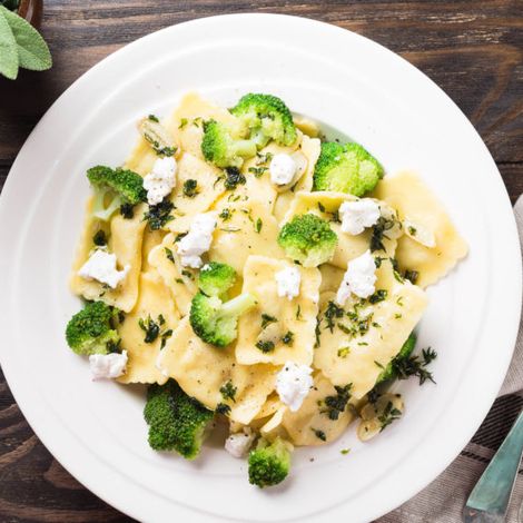Ravioli-Wild-Mushrooms-with-ricotta-and-broccoli-800x600.jpg