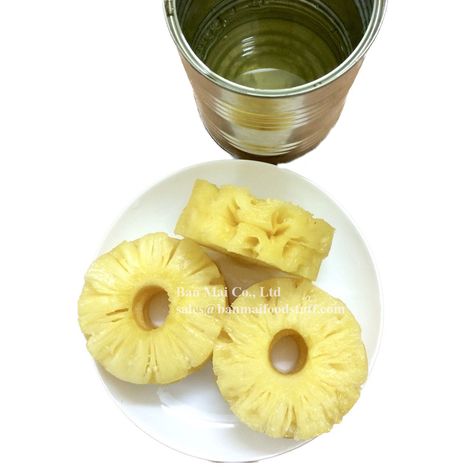 Canned pineapple slice in light syrup