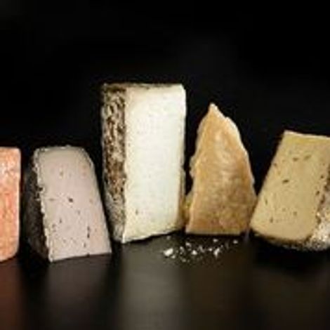 Artisanal Italian Cheese: Craftsmanship and Heritage