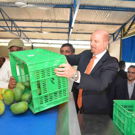 US Consular General paid a visit to our Mustafa Farms to oversee the USAID machinery.