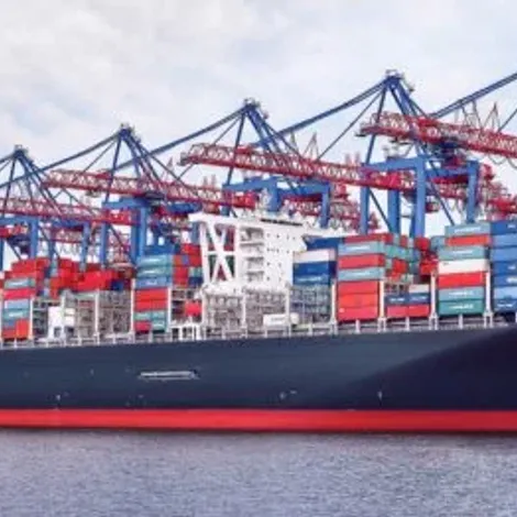 Schiff-im-Hafen-e1636364275317.webp