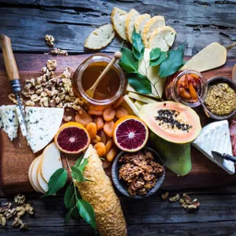 cheese_board_9ec016e3-4976-4766-ae59-cb25b73de630_384x256.webp