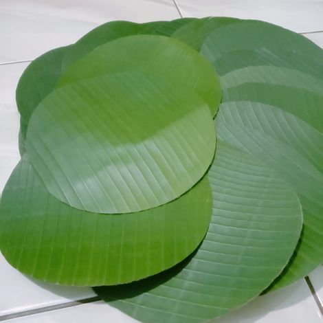 Round Shape Banana Leaves