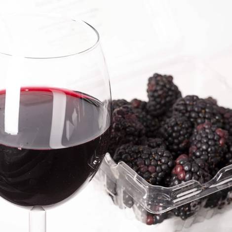 Blackberry-Wine-1.jpg
