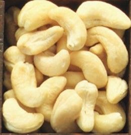 Cashew Nut from United Arab Emirates supplied by Tayseer Arar Food Industry LLC - Raw Cashew Nut Kernel