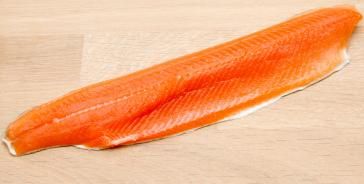 Smoked fillet from 아이슬란드 supplied by Klausturbleikja Farm - FISHPRODUCTS ICELAND - Boneless (=Without Bone=Deboned) 냉동 북극 곤들매기