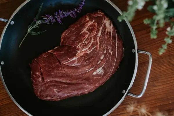Fresh Beef from 남아프리카공화국 supplied by Lowerland - Red 신선 미절단 소고기