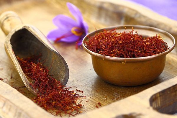 Saffron from 이란 supplied by Niavaran Export - Dried 사프란
