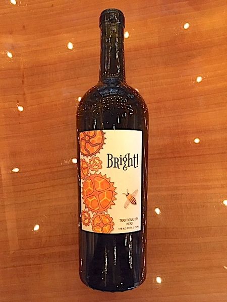 Dry mead made with blackberry blossom honey from 미국 supplied by Wilderbee Farm - dry mead 미드