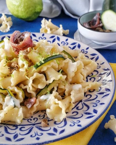 Lilies of Gragnano from 이탈리아 supplied by PASTIFICIO DEI CAMPI SPA - wheat semolina 생파스타