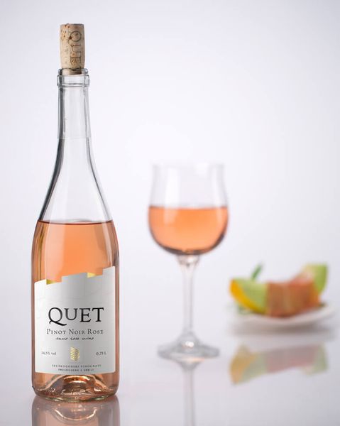 Quet Pinot Noir Rose Suvo rose vino from Serbia supplied by Quet Wine - Rose Wine