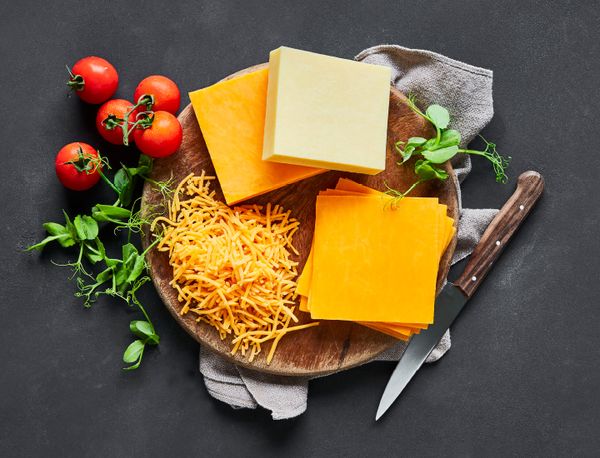 Cheddar Cuts from 덴마크 supplied by NORDEX FOOD - 린드 없음 체다 치즈