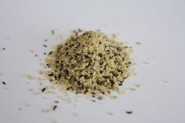 Hemp seed from 독일 supplied by Ceresal GmbH - Roasted 대마 씨