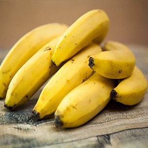 Banana from 도미니카공화국 supplied by Cosmos 2000 Internacional S A - Yellow 신선 바나나