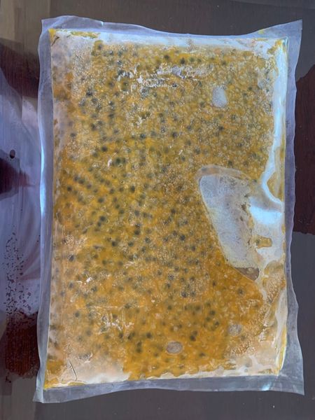 FROZEN PASSION FRUIT PUREE from 베트남 supplied by Sapo Daklak Co., Ltd - Gulupa 신선 패션프루트