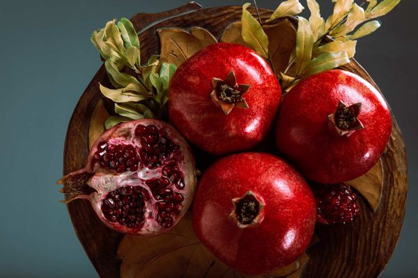 Fresh Pomegranate from 아제르바이잔 supplied by Mabat MMC - Fresh (=Chilled) 신선 석류