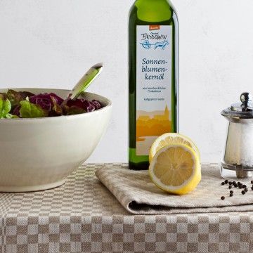 Sunflower seed oil from Germany supplied by Ecovillage Brodowin GmbH & Co. Vertriebs KG - Yellow Refined Sunflower Oil