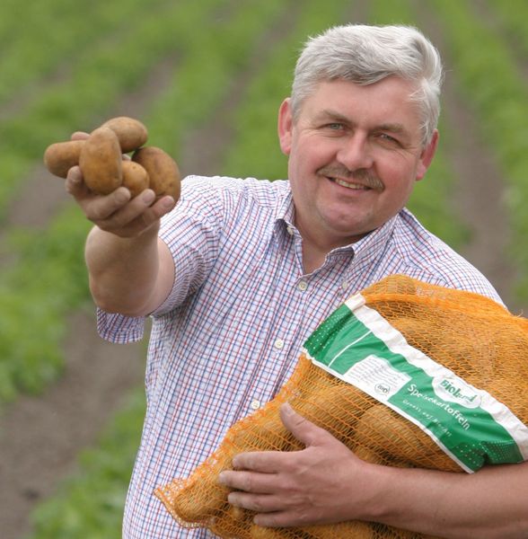 Fresh Organic Potato from 독일 supplied by Organic Farm Rottstock - 갈색 신선 일반 감자
