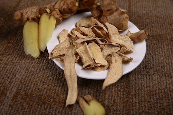 Dehydrated Ginger from 중국 supplied by Taishan Lee Food Technologies Co., Ltd. - Sliced 통생강