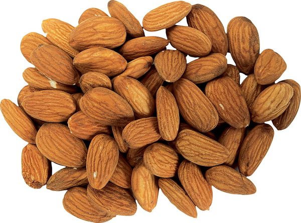 Almonds from 독일 supplied by OMNITRADE Handelsgesellschaft mbH - Whole 아몬드 알맹이