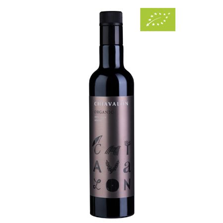Extra Virgin Olive Oil from Croatia supplied by CHIAVALON - golden green Olive Oil