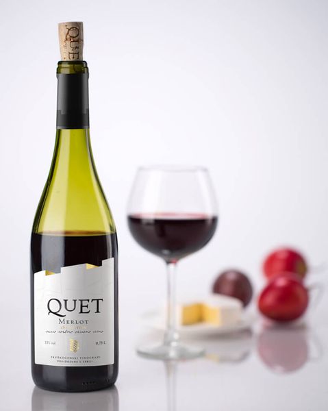 Quet Merlot 18+ Edition Suvo sortno crveno vino from 세르비아 supplied by Quet Wine - 레드 와인