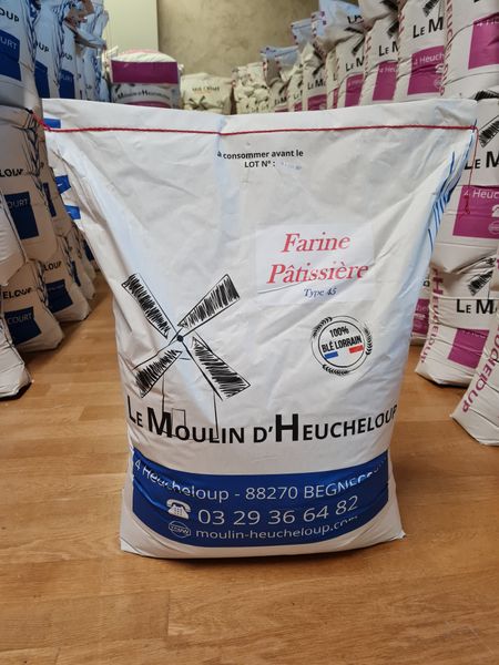Pastry Flour from 프랑스 supplied by The Moulin d'Heucheloup - pastry flour 밀가루