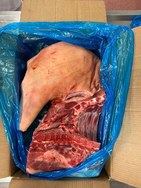Pork from 포르투갈 supplied by Carmonti - Indústria de Carnes do Montijo S.A - 6-way cuts 신선 돼지고기 햄 및 목살