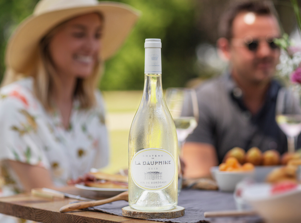 Château de La Dauphine Blanc 2019 from 프랑스 supplied by Château De La Dauphine - 화이트 와인