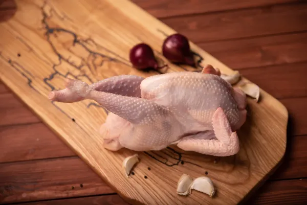 Fresh Chicken Meat from 폴란드 supplied by MERDA - Carcass 냉동 미절단 닭고기