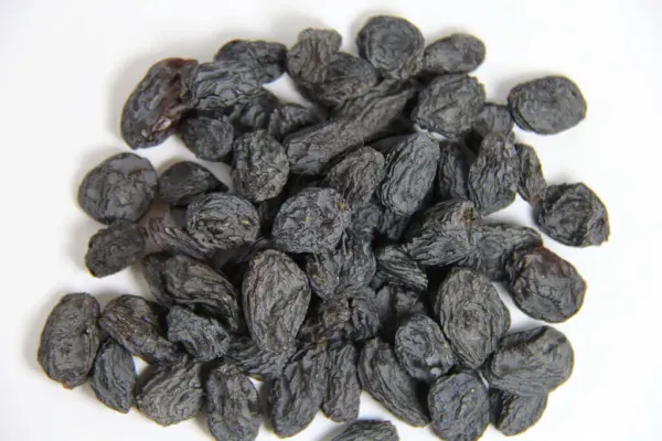 Raisins from 아프가니스탄 supplied by Rumi Trading - Mesh Bags (25kg) (=Net) 건포도