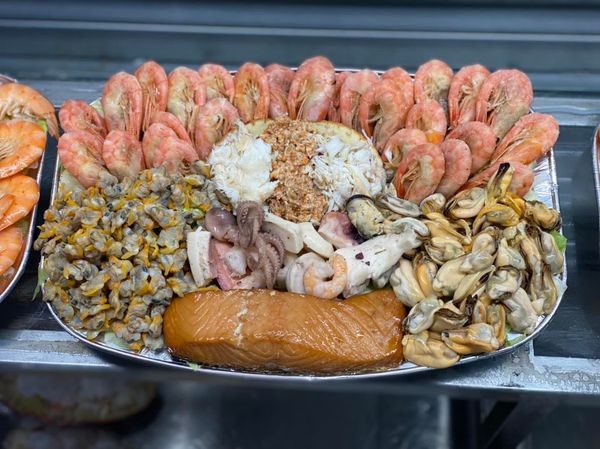 Seafood Platter from United Kingdom supplied by The Netshop Jellied Eel Bar - Mixed Seafood Seafood Snack