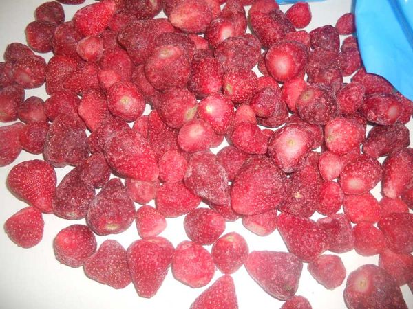 Frozen Strawberries from Italy supplied by Agrimola Spa - Whole Fresh Strawberry