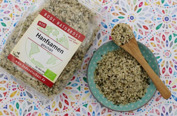 Organic hulled hemp seeds from 독일 supplied by Horst Bode Import-Export GmbH - Organic 대마 씨