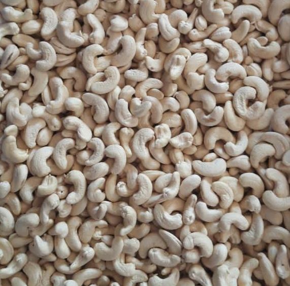 Non GMO Cashew Nuts and Kernels from Ghana supplied by Walnan 4 Agro Commodities Services - Unspecified Raw Cashew Nut