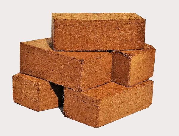 Pure Coco Peat Bricks from Sri Lanka supplied by Zahra International Impex - Organic Coco Coir