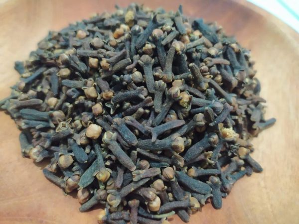 Cloves from Indonesia supplied by Indo Bumi Lavanaa - Dried Whole Clove