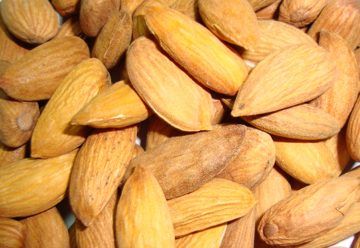 Raw In Shell & Shelled Almonds from 우즈베키스탄 supplied by Alifar Agroimpeks - In-shell 아몬드 알맹이