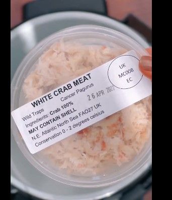 Crab Meat from 영국 supplied by Fishbox Ltd - Preserved (=Canned) 게살