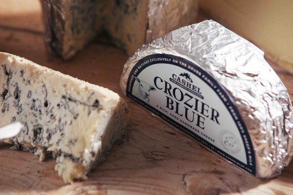 Blue Cheese Block from 영국 supplied by Longman Cheese Sales Ltd - Block 블루 치즈