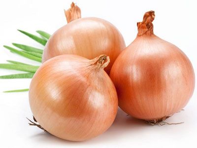 Onion from Pakistan supplied by Hamza Enterprises - Whole Fresh Onion