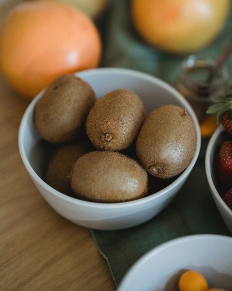 Fresh Whole Kiwifruit from 스페인 supplied by KIWI ATLANTICO, S.A. - Green Kiwi (=Zespri Green) 신선 키위