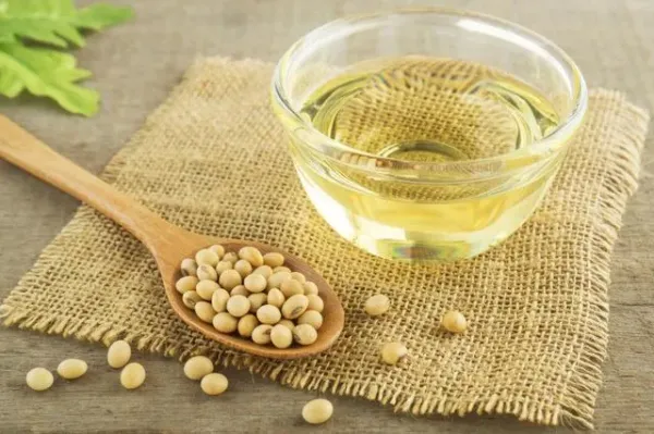 Soybean Oil from Tanzania supplied by International Tanfeeds Ltd - Metal Tin Refined Soybean Oil