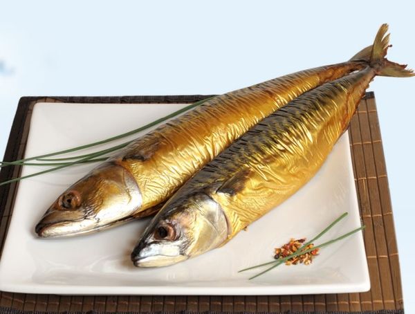 Smoked Mackerel from 독일 supplied by Veilsdorfer Fish Specialties GmbH - Whole (=In The Round) 냉동 고등어