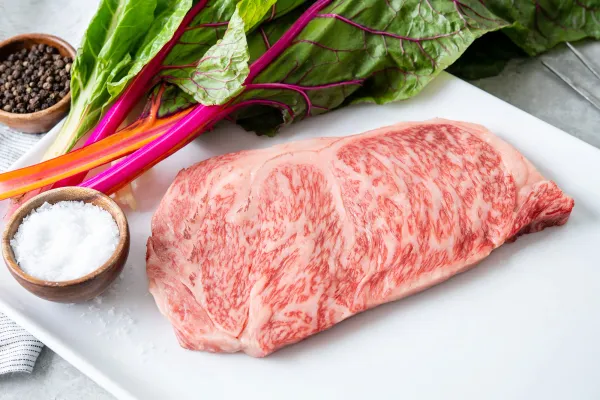 Beef Wagyu from 아랍 에미리트 연합국 supplied by Jaber Measam Foodstuff LLC (JM Foods LLC) - Halal 신선 미절단 소고기