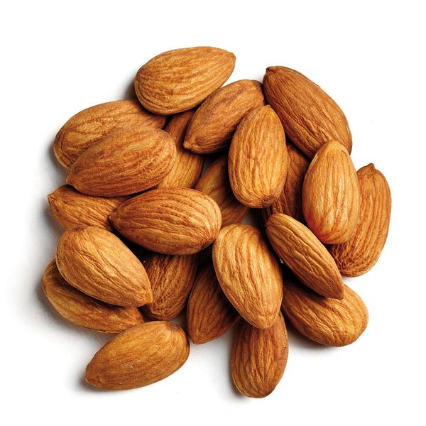Almond from 말레이시아 supplied by WELLTOP FOOD INGREDIENTS SDN BHD - 갈색 아몬드 알맹이