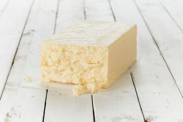 Cheddar Cheese from 캐나다 supplied by Fromagerie St-Albert - Block 체다 치즈